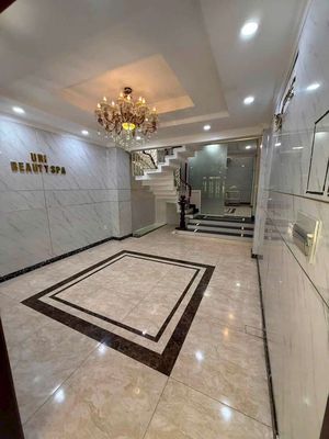 The villa has five bedrooms. Five Phạm Văn Chiêu toilets.