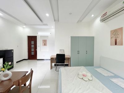 New room. Full the Lạc Long Quân interior right at the seven-size corner.