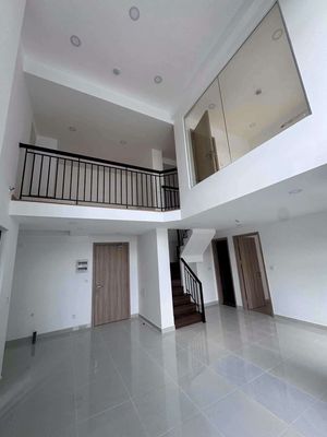 Ten million for three bedrooms. Two toilets. Clear houses