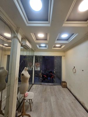 Renting the entire Phạm Văn Đồng alley near Law University