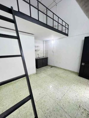 The open room is at 18th, Linh Trung, Thủ Đức, 400 meters from Metro.