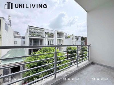 Tell Zhang that he has a public bedroom 40 meters near MetroBason, the Mestique, District 1.
