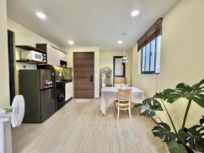 The owner of the studio. 45 M2 near the airport. - There's an elevator.
