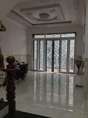 - Nice three-story house - Four bedrooms.