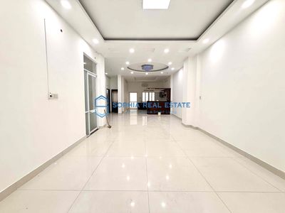 New villa is 100% into three floors. Five rooms wide, empty.