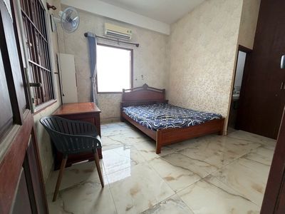 Bình Lợi Street, full interior, open windows, near the University of Literal