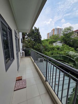 Rent room to the Pantage Room and the Ping Zhao Bridge.