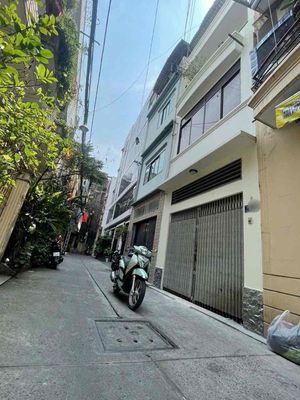 The Bành Văn Trân-Q alleyhouse. Tân Bình – 4 x 9 m – 14 million (cold)