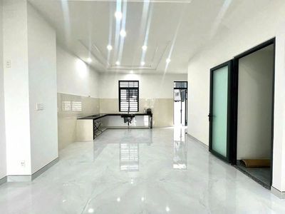Lakeview City Street 6 x 20, basic completion, 30 million a month.