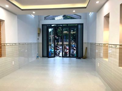 Rent a new 5-story Tạ Quang Bửu-Xumber 5.