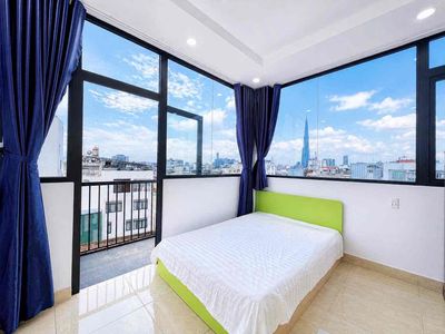 The studio 50 M2 full glass--view of the city, the landmark is extremely beautiful right across the street.