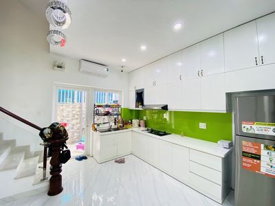 Mega Village Streets are filled - a Phú Hữu rotation of 9 - full new furniture