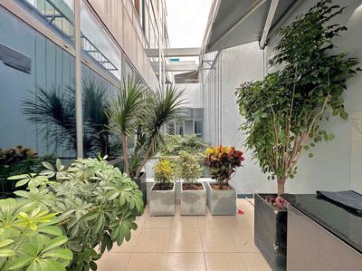 Private rooftop/Penthouse service apartment separated the modern full interior kitchen