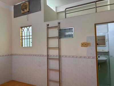 Room 15 meters 2 is rented right here in Phan Xian Long.