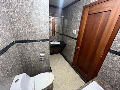 Three hundred thousand rooms share apartments