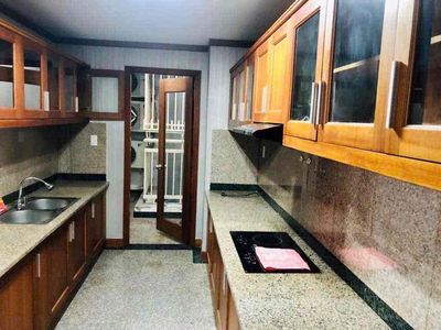 Three hundred thousand rooms share apartments