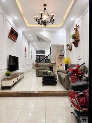Rent a car alley full of top third-grade furniture in four bedrooms at the center of the sands only 30 million.