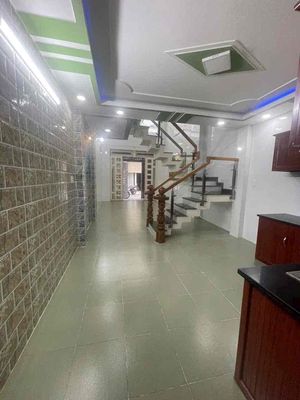 Two floors up on the roof of 415 M with five bedrooms, five alley toilets.