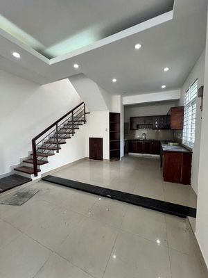 Rent the 2-sided corner 5 x 20 internal lines