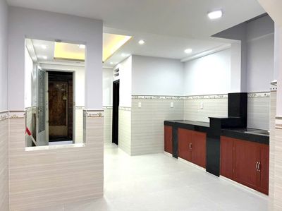 Renting a five-story house in front of Tạ Quang Bửu-Nelstein 5, District 8