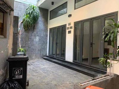 It's the owner who rents the heh for ae - even Phan Đăng Lưu P. Yes