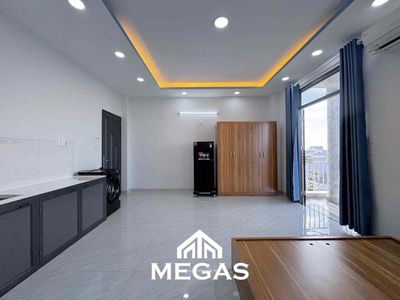 The super cool sea view apartment is Phan Huy Ích.