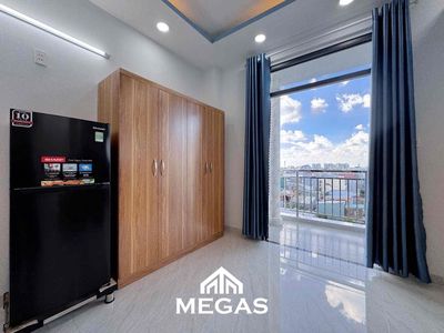 The super cool sea view apartment is Phan Huy Ích.