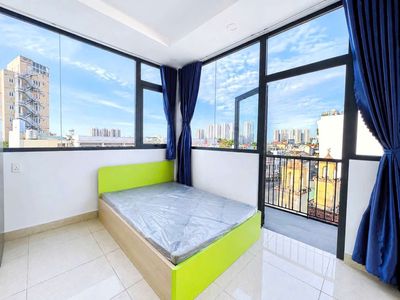 Rent the apartment 40 meters, balcony, garage, elevator near University.