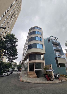 Rent a two-sided building - 40 Tạ Hiện, District 2.