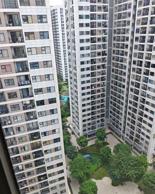 Hire two bedrooms. Two Vinhomes Grand Park cccm bathrooms.