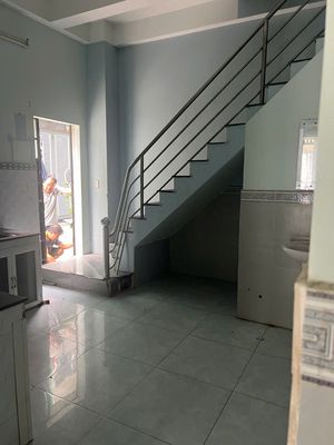 Rent a two-story bedroom near the East Church. Nguyễn Văn Quá.