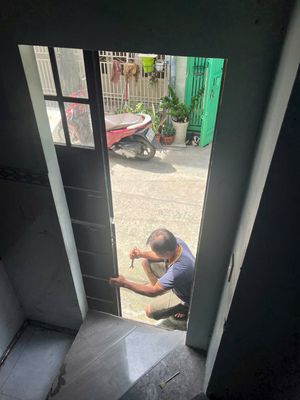 Rent a two-story bedroom near the East Church. Nguyễn Văn Quá.