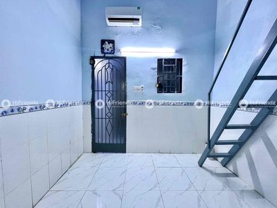 Rent cheap motels -- air conditioning -- near the charity and commercial college.