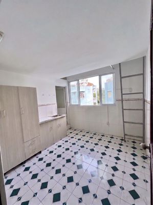 The guard room's full, air conditioning, kitchen. Near the University of Technology