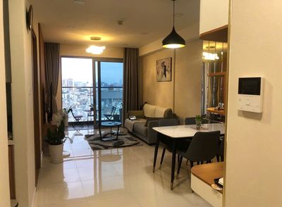 Rent the Rivera Park apartment in the 10th District.