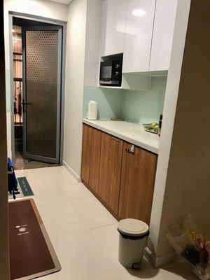 Rent the Rivera Park apartment in the 10th District.