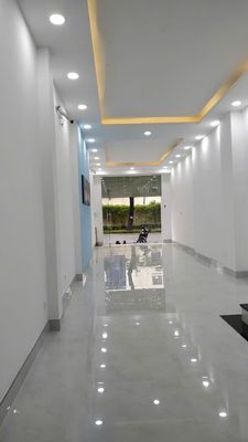 Võ Thị Sáu front-- 3-4 bedroom-- 3 floors-- 30 million a month.