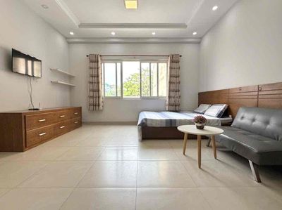 Room one. A full-in-the-art kitchen room in Tên Lửa.