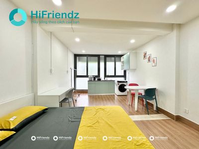 The studio is 100 M to vincom, new human beings.