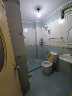 House 1 st. 1 st. 2 blocks out of Tân Cảng.