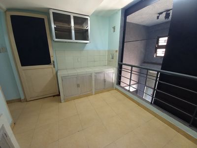 House 1 st. 1 st. 2 blocks out of Tân Cảng.