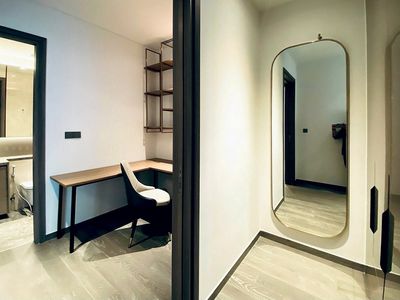 Rent a The MarQ district 1 – Full Advanced Building, Clear View