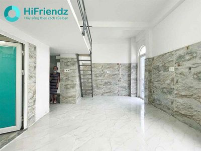 The 30-foot-and-a-half balcony suite is 4.4 people near the University of Hutech, gtvt