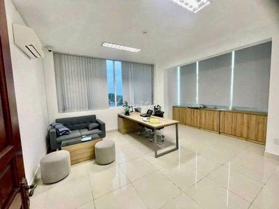 office writer_mqz1_Q.tb_8 x20 m_Ned 3 stories