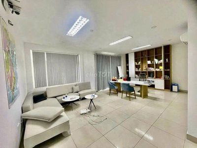 office writer_mqz1_Q.tb_8 x20 m_Ned 3 stories