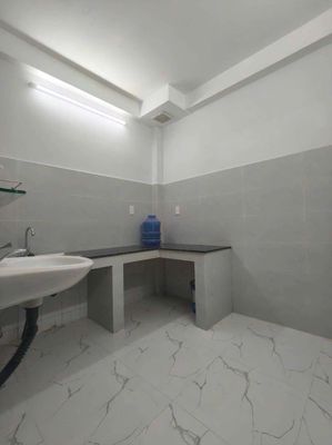 Four bedrooms in the main road, district 6.