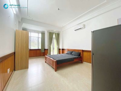 Rent a super-smooth balcony - near a railing bridge