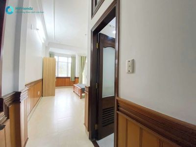 Rent a super-smooth balcony - near a railing bridge