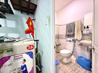 renting 10th district 40 M2 windows near the university