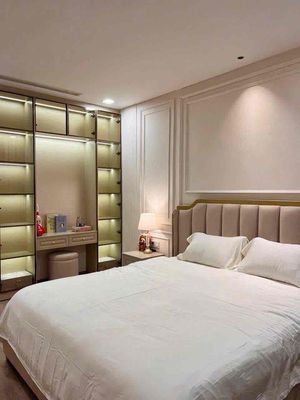 Rent two bedrooms full of Hallelujahs Bason interiors